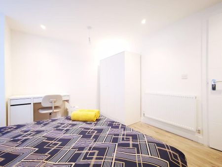 3 bedroom flat to rent - Photo 5