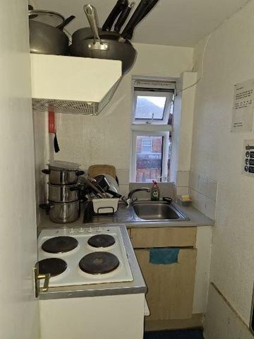 House share to rent - Photo 4