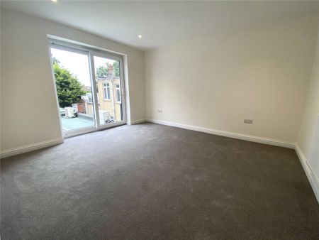 Badminton Road, Downend, Bristol, Gloucestershire, BS16 - Photo 3