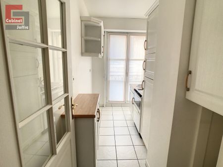 Location Appartement 2 pièces 46m² FONTAINEBLEAU 77300 - Photo 4