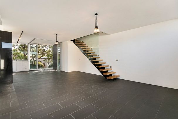 6 Crown Street, Flemington VIC 3031 - Photo 1