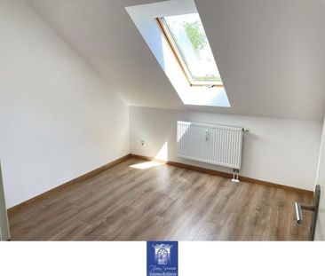 Zum WohlfÃ¼hlen! Individuelle Dachgeschosswohnung mit moderner EBK! - Photo 2