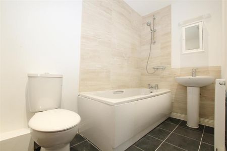 2 bedroom maisonette to rent - Photo 5