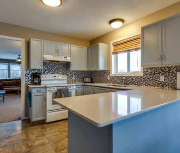 3 BED, 2 BATH, UTILS INCLUDED – 1 MONTH FREE RENT* - Photo 1