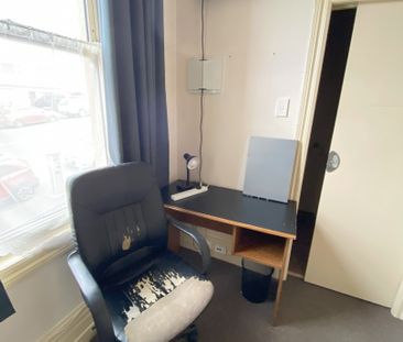 CBD single boarding house room - Photo 6