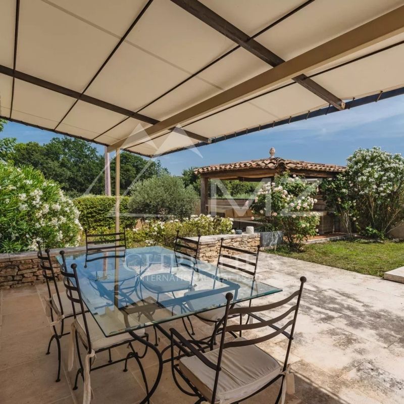 Luberon - Belle maison de vacances avec piscine chauffée - Photo 1