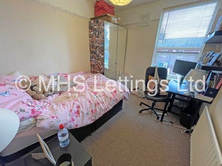 4 Bedroom Mid Terraced House for rent in Ash Road - Photo 5