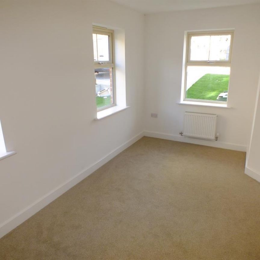 2 bedroom House To Let - Photo 1