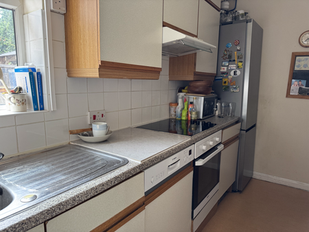 1 bedroom bedsit to rent - Photo 5