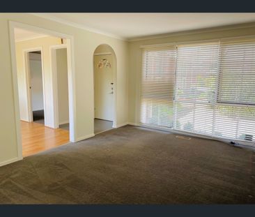 3/17 Elizabeth Street, Doncaster East, Vic 3109 - Photo 2