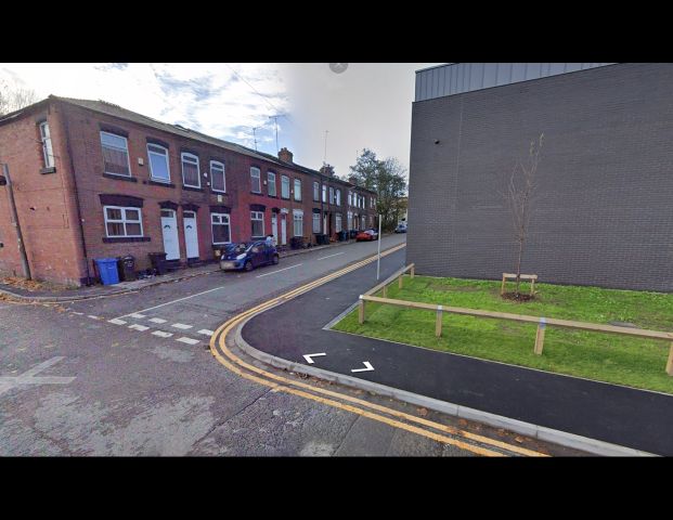 Room in a Shared House, Scarsdale Street, M6 - Photo 1