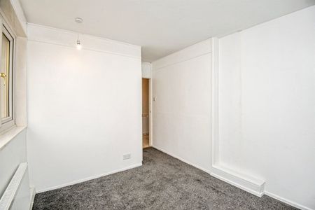 West Pinfold - Photo 3