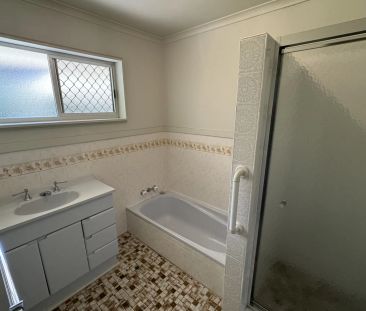 TWO LEVEL FAMILY HOME READ TO RENT - Photo 2