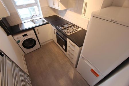 1 bedroom flat to rent - Photo 4