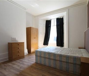 6 bedroom terraced house to rent - Photo 2