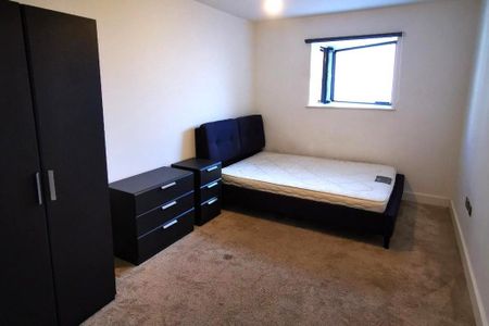 2 bedroom flat to rent - Photo 2