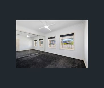 2/23 CRAWSHAW CRESCENT, Glenroy, NSW 2640 - Photo 5