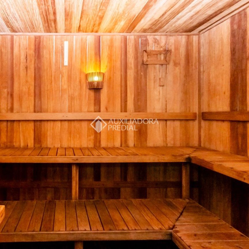 Apartamento com 1 quarto e 57m² para alugar em Três Figueiras, Porto Alegre. - Foto 1
