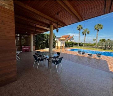 🏡 Exclusivo Chalet Independiente en Catral: Tu Refugio de Paz y Opo... - Foto 4