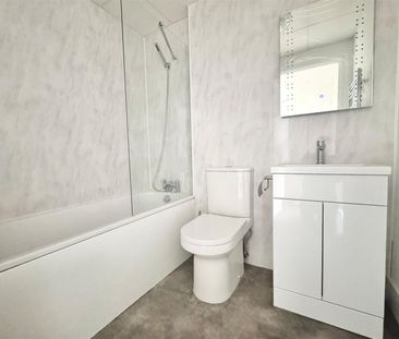 Flat 52, 4 Martin Court, Hastings, TN34 1EF - Photo 1