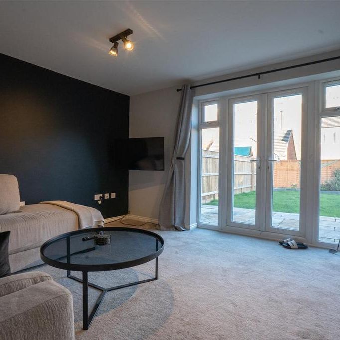 3 bedroom semi-detached house to rent - Photo 1