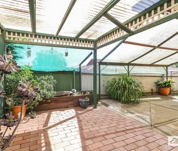 Neat & Low-Maintenance 2-Bedroom Unit in Quiet Court Location - Photo 6