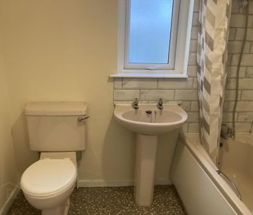 77 Main Street, Kircubbin, BT22 2SR - Photo 6
