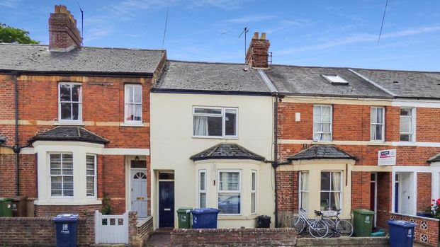 1 bedroom in a house share to rent - Photo 1
