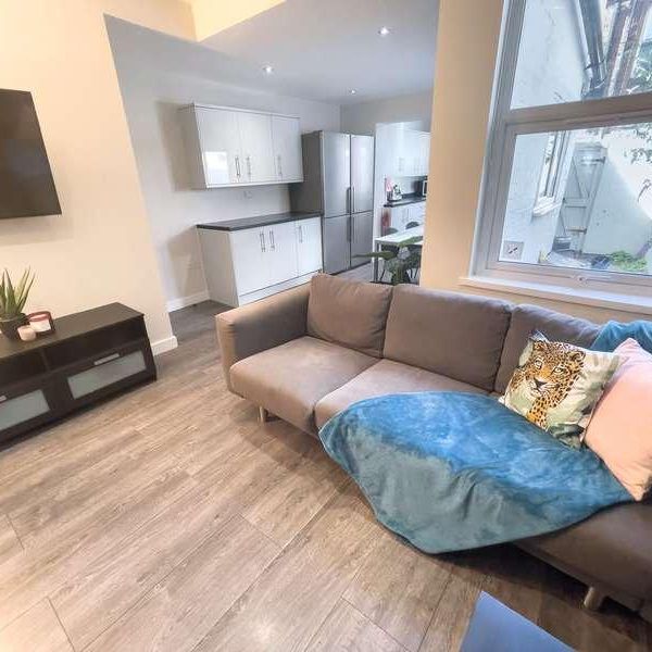 Adelaide Road, L7 - Photo 1