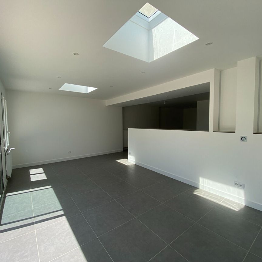 Location maison 5 pièces, 110.00m², Changé - Photo 1