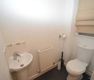 2 bedroom property to rent in Farnborough - Photo 1