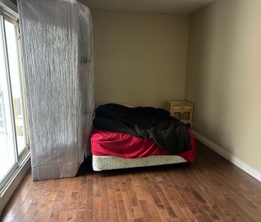 For Lease - 282 King Street, Oshawa, Ontario - Photo 4