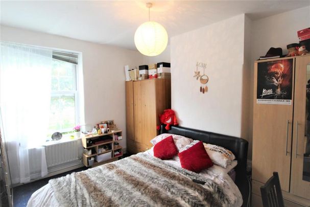 3 bedroom flat to rent - Photo 1