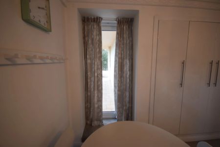 To Rent Manor Road, Lansdowne, Bournemouth, BH1 £1,575 pcm Tenancy Info - Photo 3