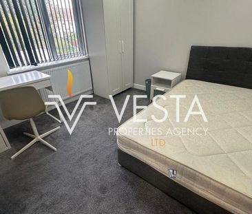 4 bedroom semi-detached house to rent - Photo 2