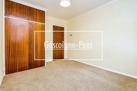 ., Stephens Road, Tadley - Photo 2