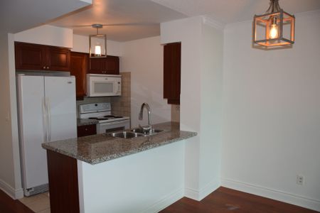 For Lease - 15 Greenview Avenue Unit# 2410, Toronto, Ontario - Photo 4