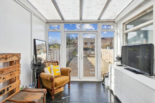 3 bedroom terraced house to rent - Photo 1