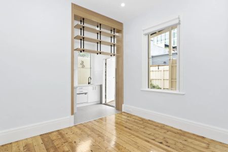 Enlightened Victorian Charm! - Photo 4