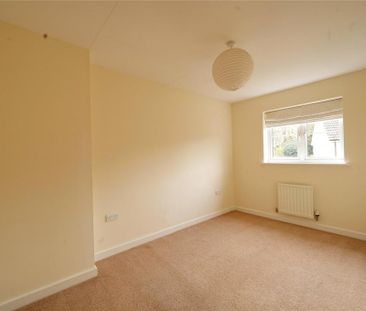 4 bedroom semi-detached house to rent - Photo 1