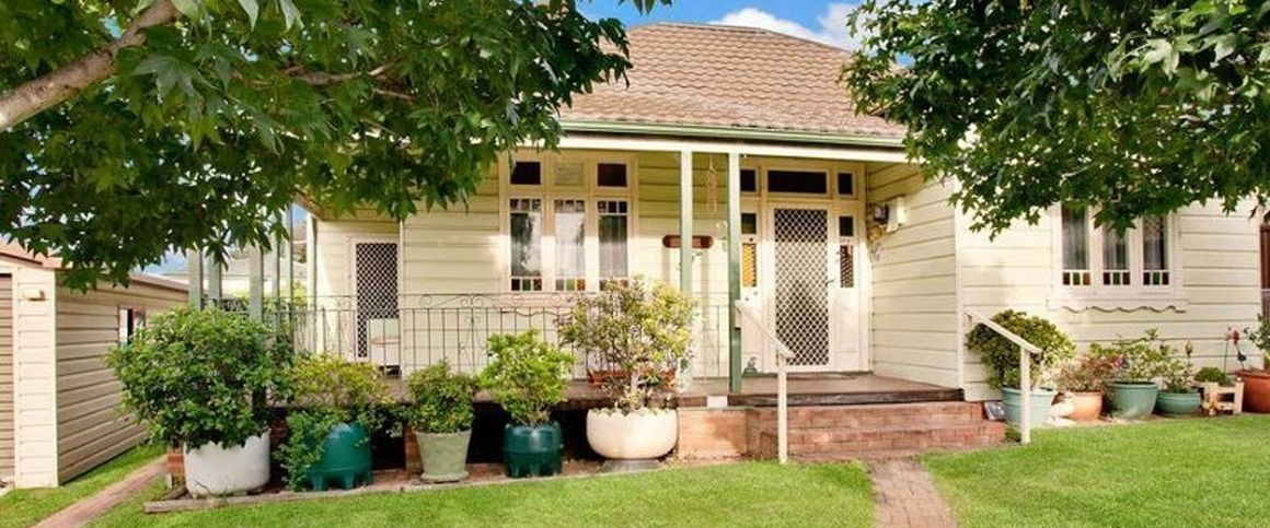 For Rent: Charming 3 Bedroom + 2 Bathroom Farmhouse with Teenage Retreat - Photo 1