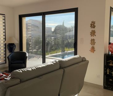 A LOUER // VILLENEUVE-LES-AVIGNON VILLA T5 - Photo 2