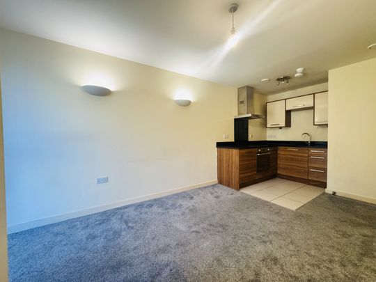 Leeds Road, Bradford - Photo 1