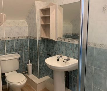 1 bed Studio - To Let - Photo 6