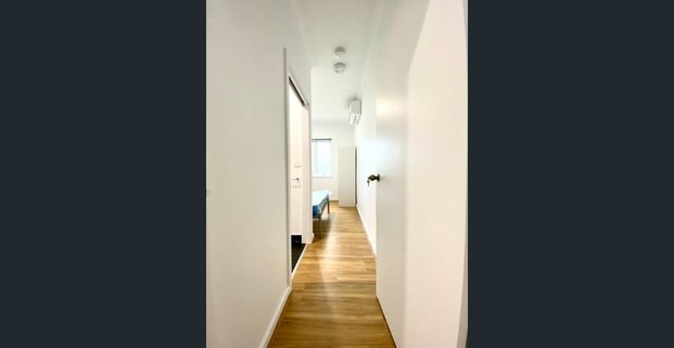 Two Deakin Rooming House - Newly renovated rooming house, furnished with ensuite or furnished with shared bathroom - Photo 1