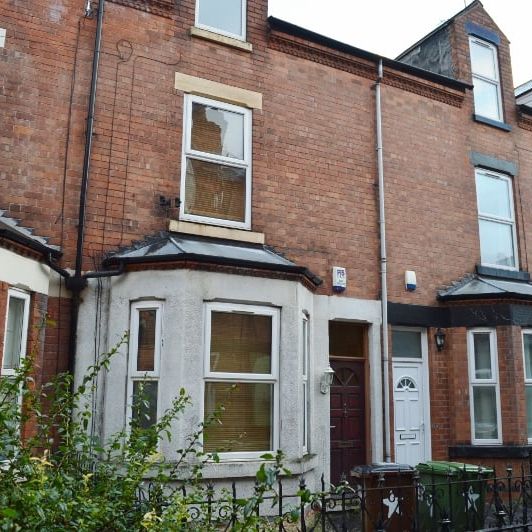 3 Bed Terraced House, Newdigate Villas, NG7 - Photo 1