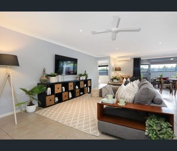 Stunning Family Oasis in Prime Mudgeeraba Location with Swimming Pool! - Photo 6