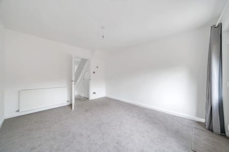 2 Bedroom House - Sussex Street, Winchester - Photo 3