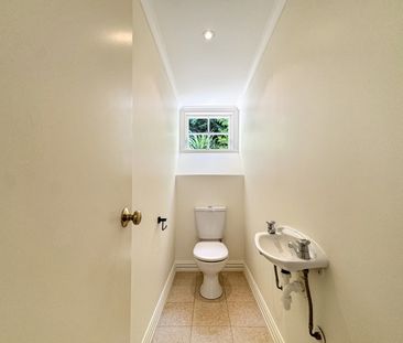 Welcome home to 212 Cockayne Road - Photo 5