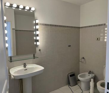 Location Appartement 3 pièces 68m² DRAGUIGNAN 83300 - Photo 6